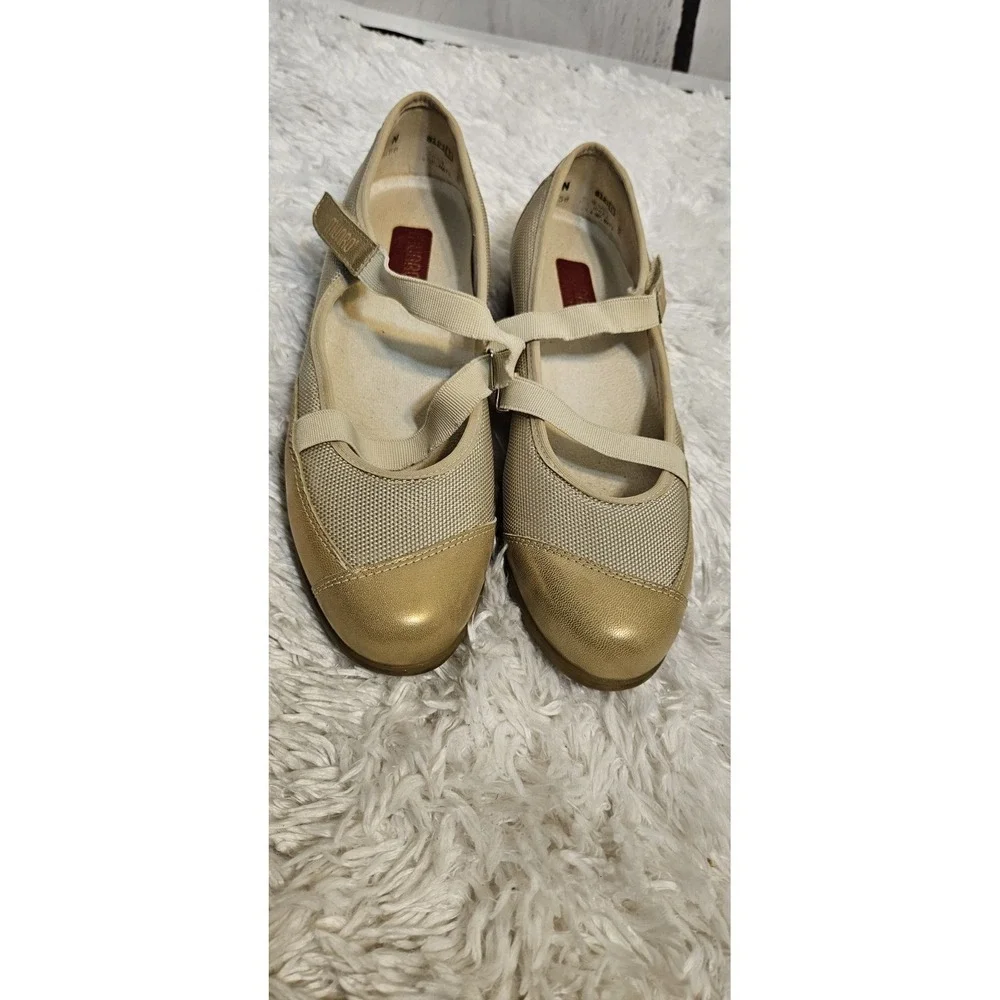Munro America Angie Mary‎ Jane Gold Hook Loop Straps 8 M